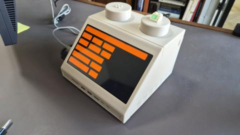 巨型乐高积木竟然是一台能用的真Mac!太酷了