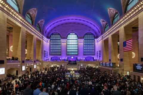 苹果全球连场活动庆祝50周年