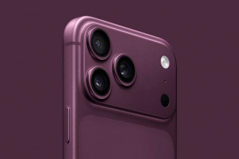 重磅泄露!iPhone 18 Pro「暗樱」色真机实拍证据曝光