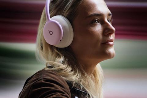 苹果新Beats耳机来了:更轻更便宜,专给运动党用的AirPods Max